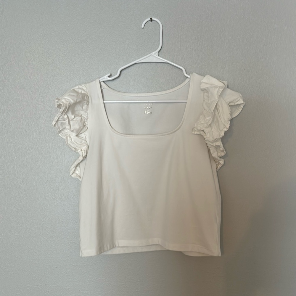 White puffed sleeve blouse